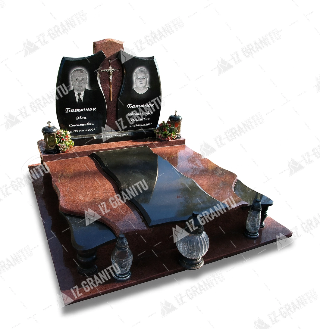 Подвійний пам'ятник 24